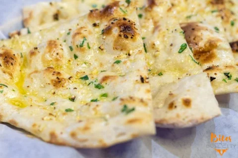 Pack of 4 Garlic Nans - Bombay Grill Milton